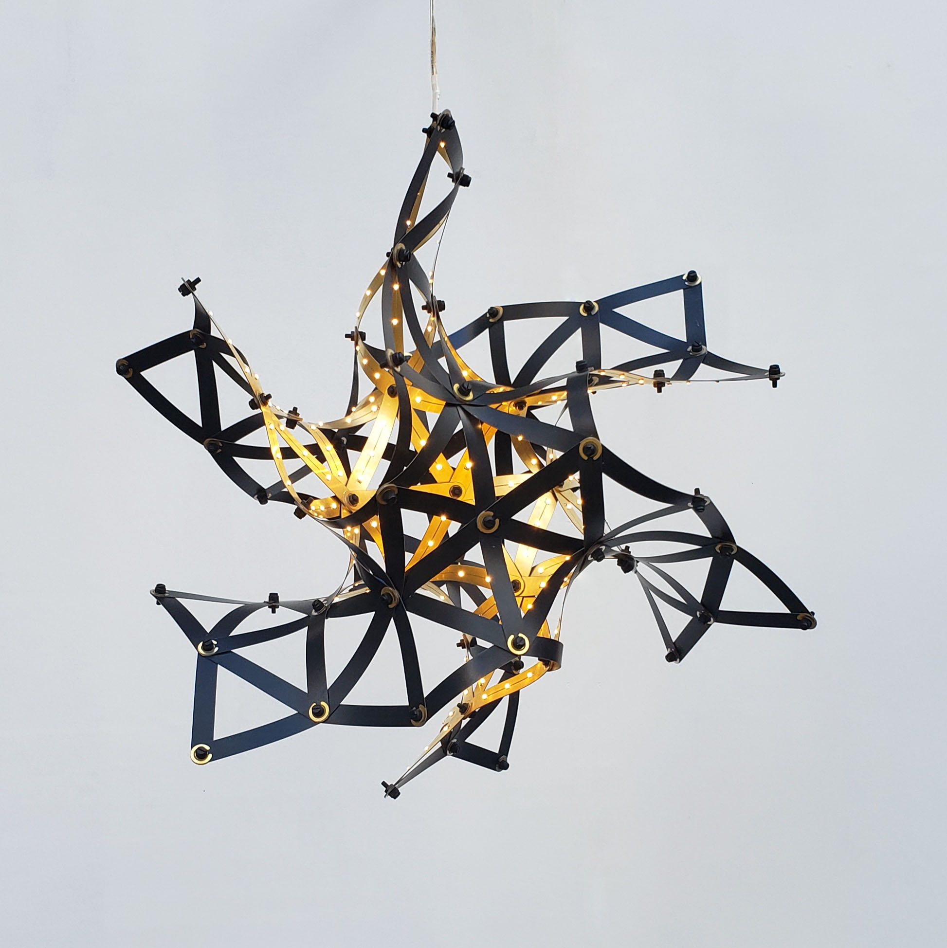 gyroid small black